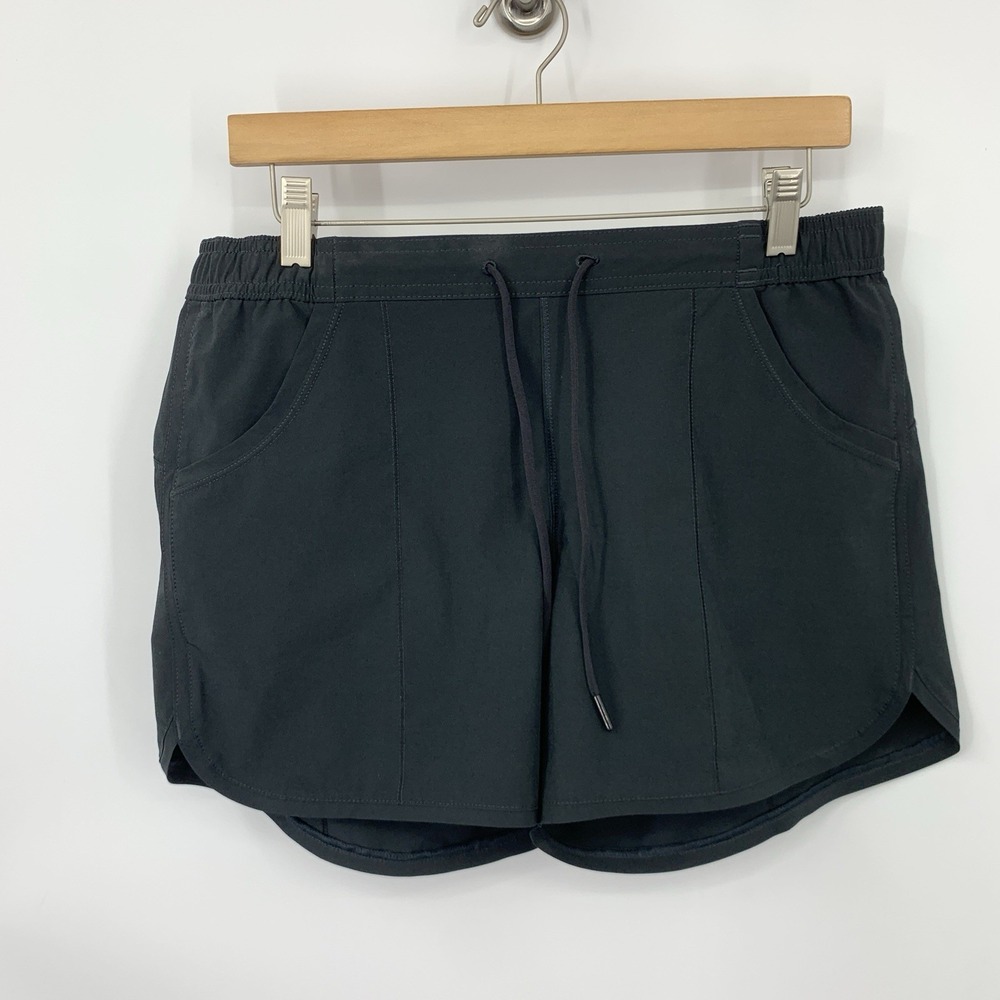 Lands End Women Size 8 Medium Shorts‎ Black Unlined Stretch Quick Dry Pull On